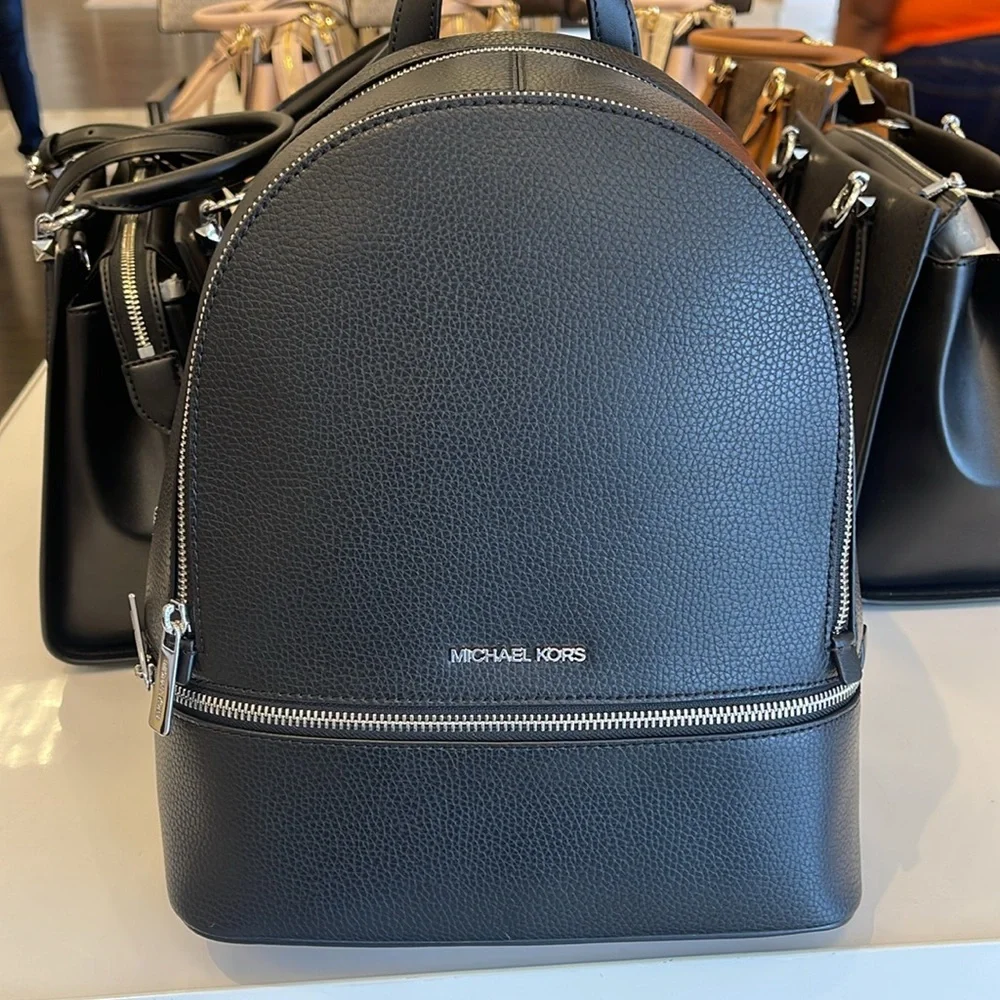 MICHAEL KORS Rhea Medium Pebbled Leather Zip Backpack
BLACK
NWT MK - Picture 16 of 16